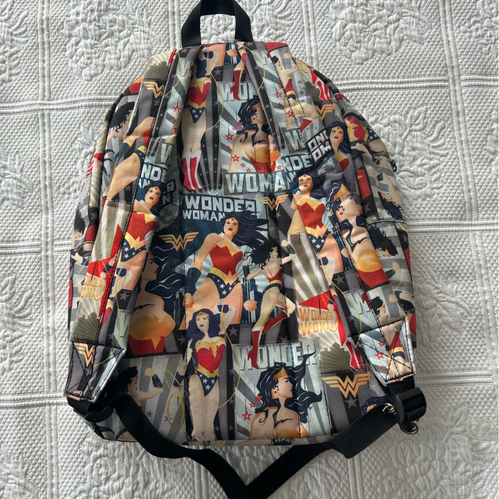 Wonder Woman Themed Backpack - Picture 2 of 5